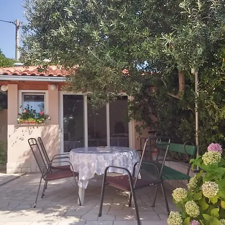 דירה Holiday Apartment 1 *
